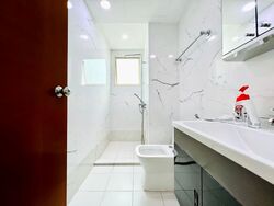Lilydale (D27), Condominium #566116721
